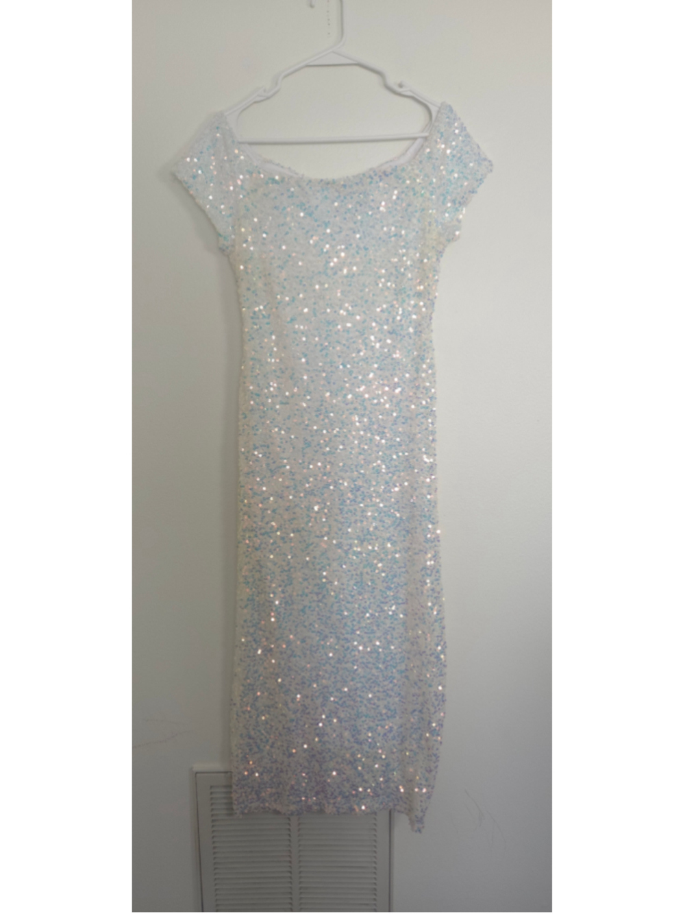 Windsor Sequin Long Dress White Iridescent Size XL